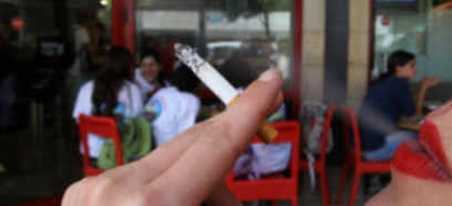 Image - Smoking in outdoor areas of bars and cafes - Large differences between midday and evening prevalences